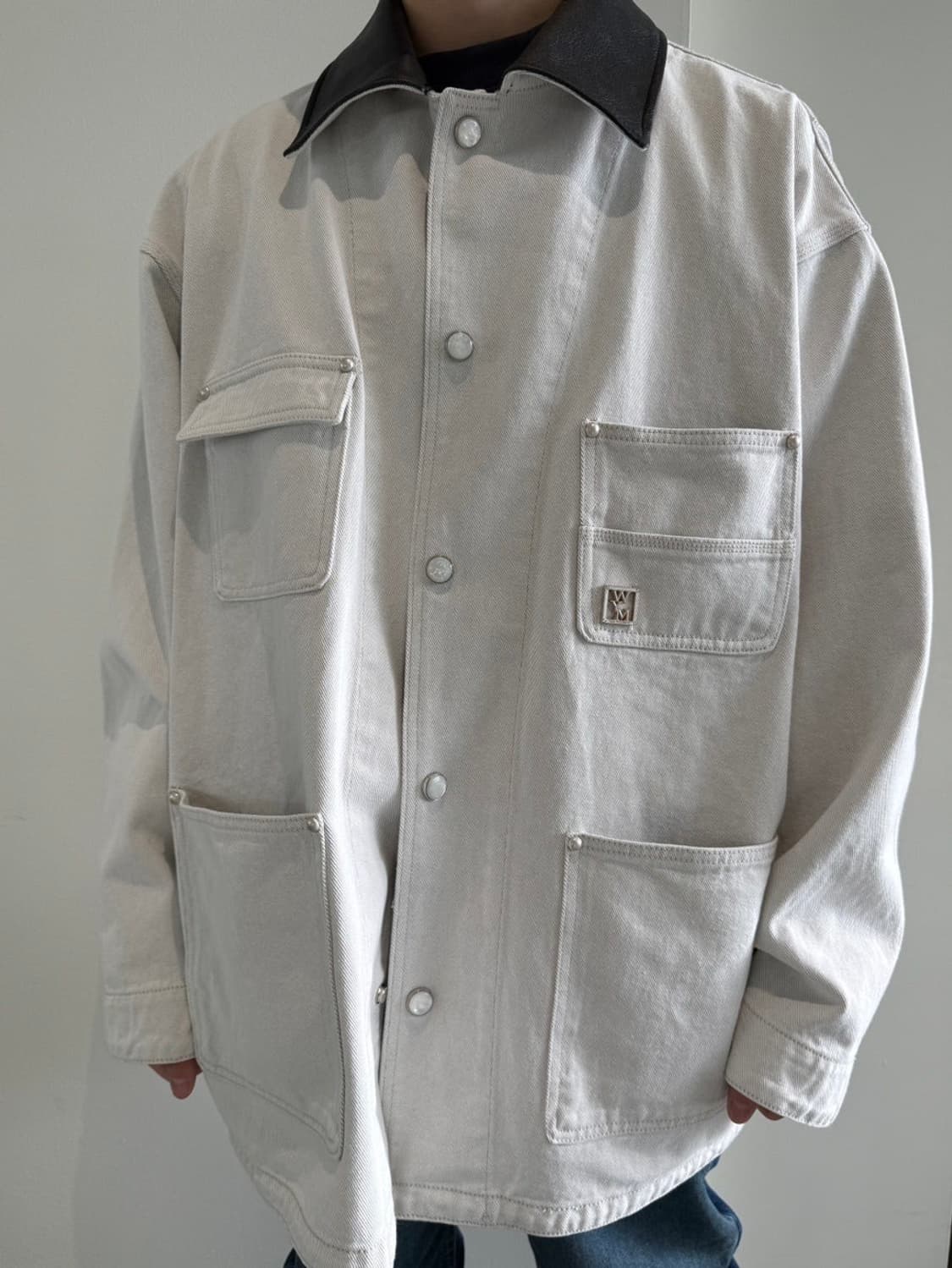 [50] 우영미 25SS 화이트 레더 칼라 데님 코트 - 50% 할인가 상품이미지6