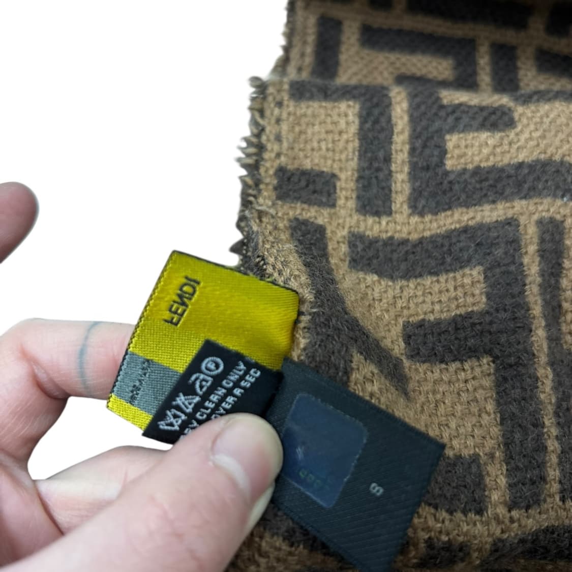 정품) 펜디 머플러 상품이미지5