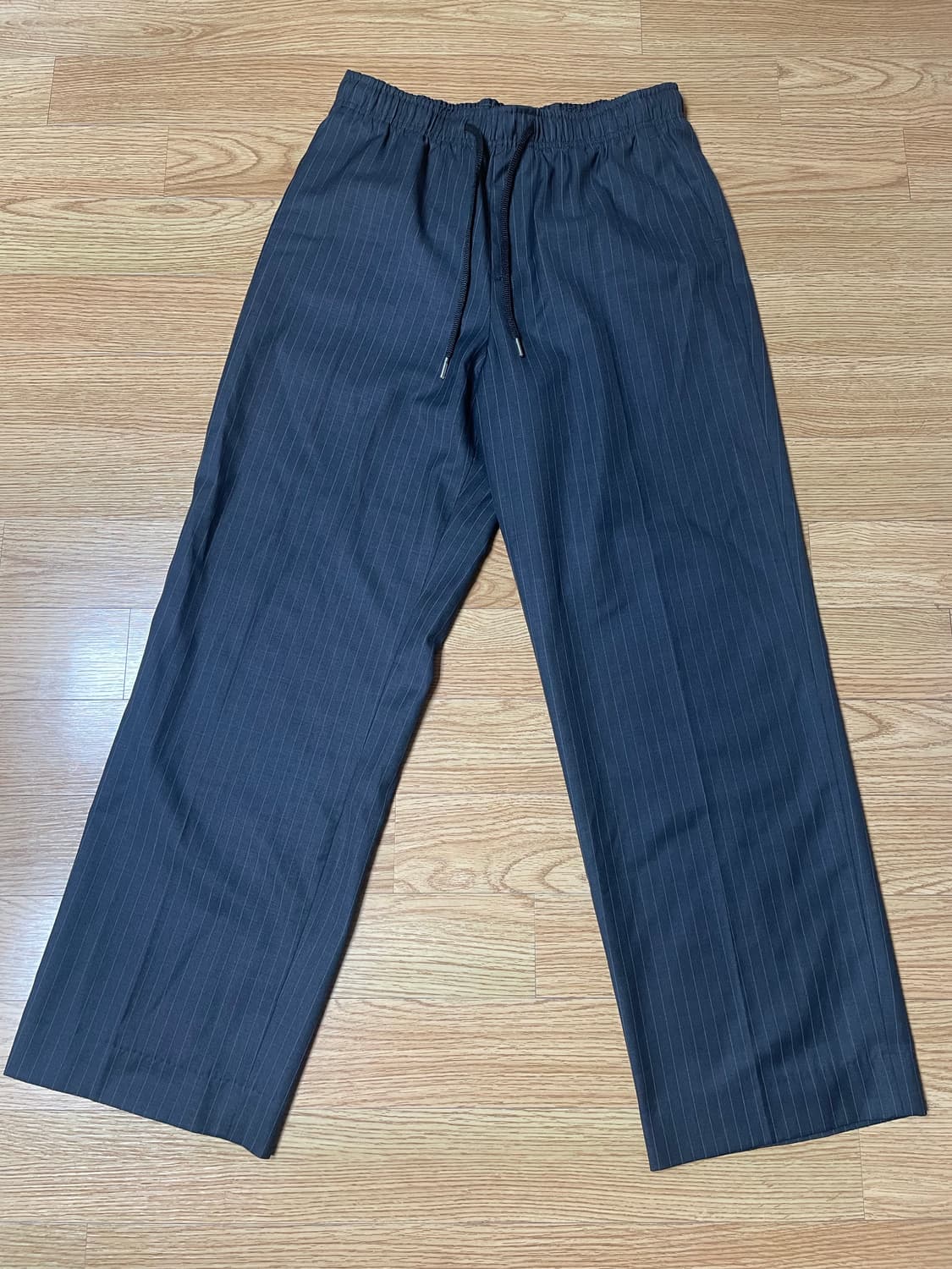 파세르 스트라이프 라운지 팬츠 차콜 상품이미지2