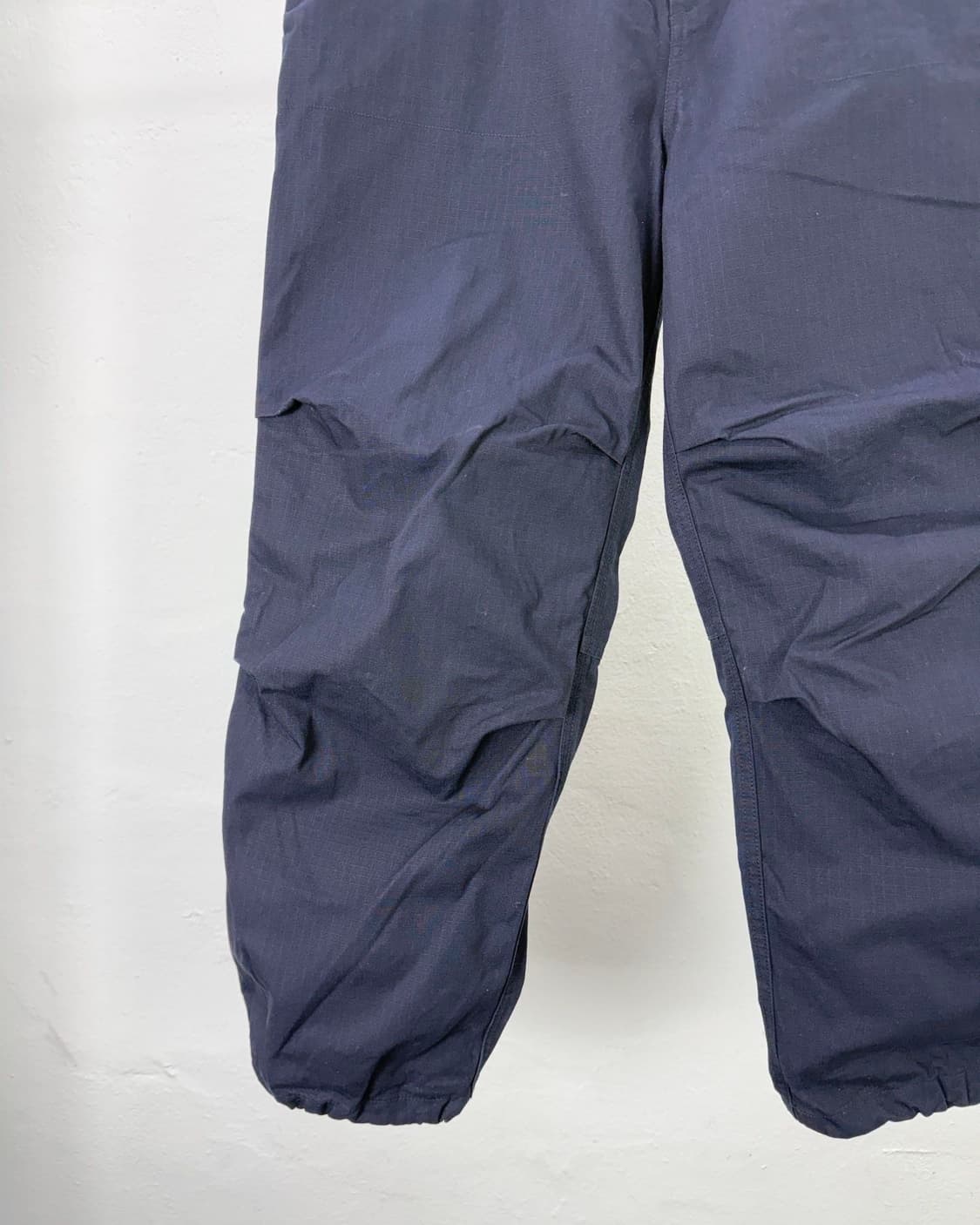 다이와피어39 딥 네이비 코튼 파라슈트 리거 팬츠 상품이미지4