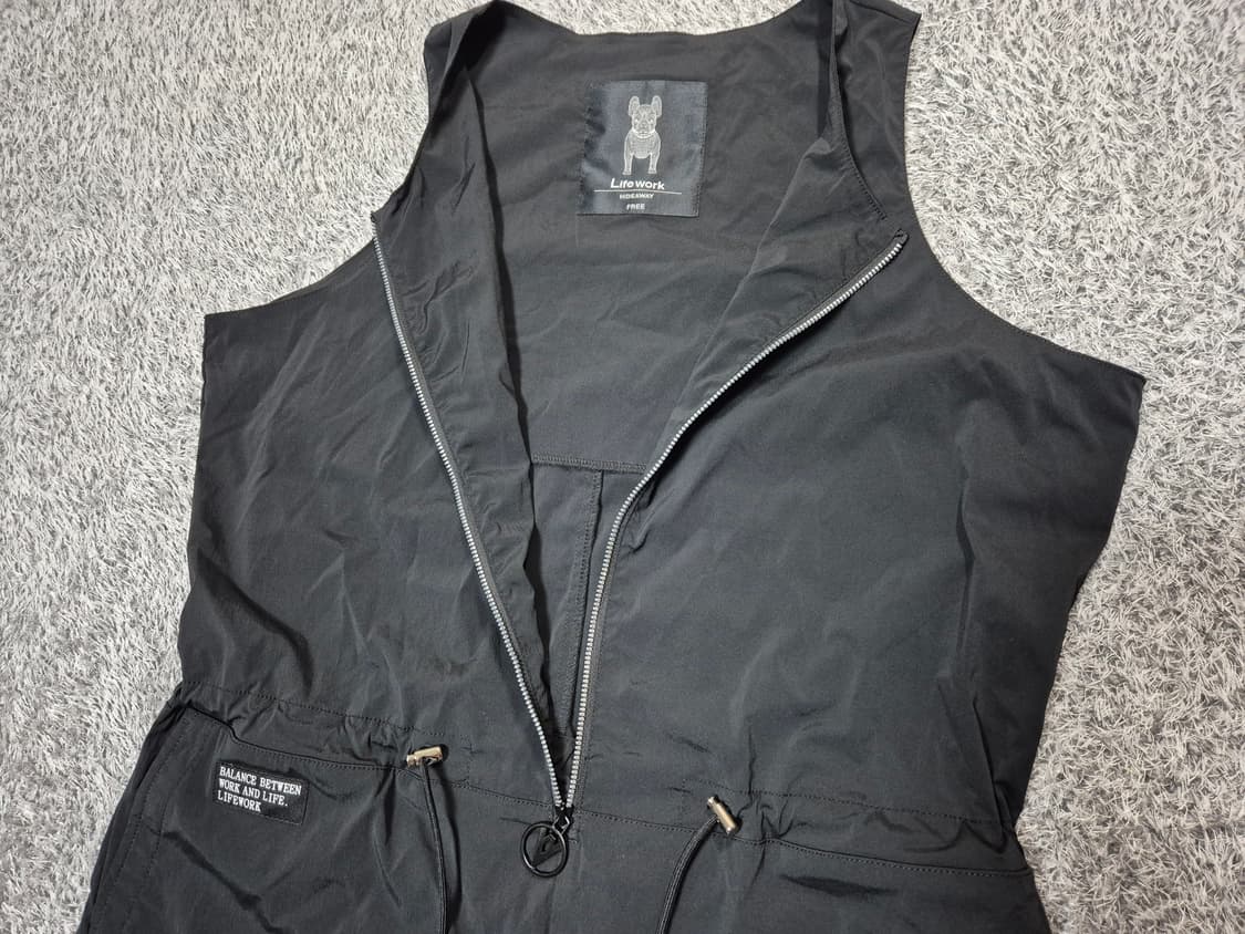 라이프워크 슬리브리스 5부 점프수트 Free

블랙컬러
사이즈: Free 상품이미지4