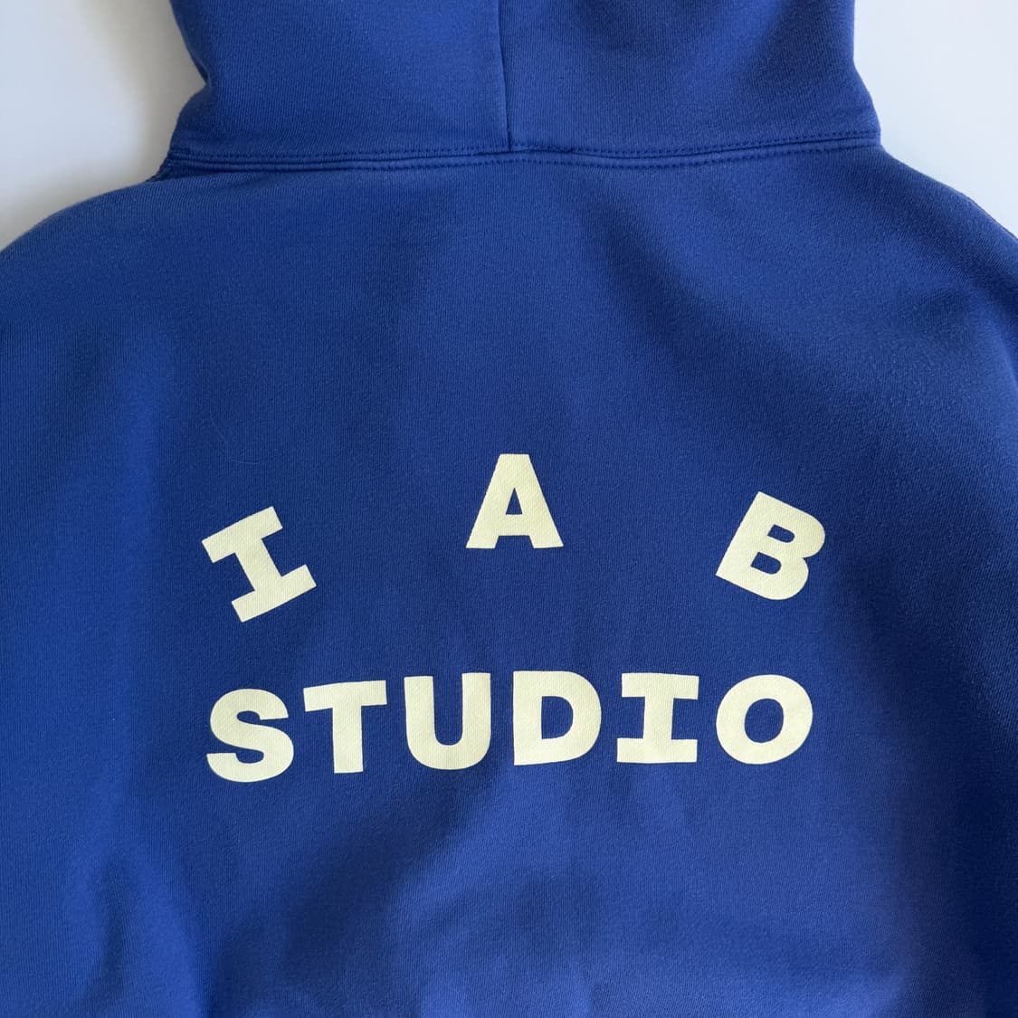 IAB studio  아이앱 스튜디오 X 호가든 코튼 블루 후드티  상품이미지5