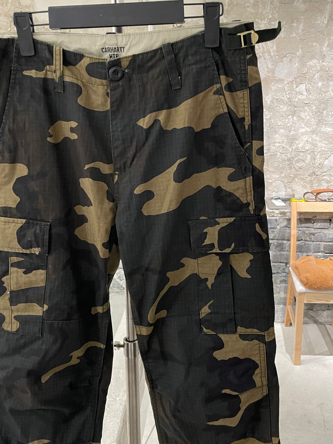 칼하트 wip 카모 에비에이션 카고 팬츠 상품이미지3