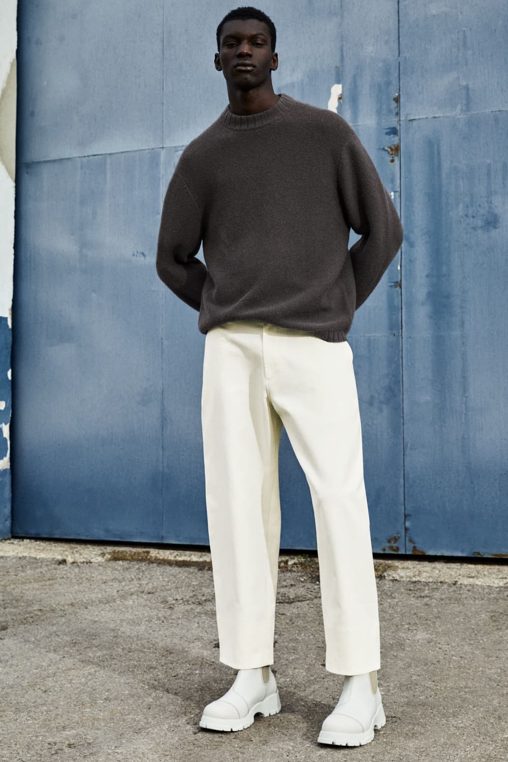 배럴레그 테이퍼드 치노 오프화이트 팬츠 상품이미지1