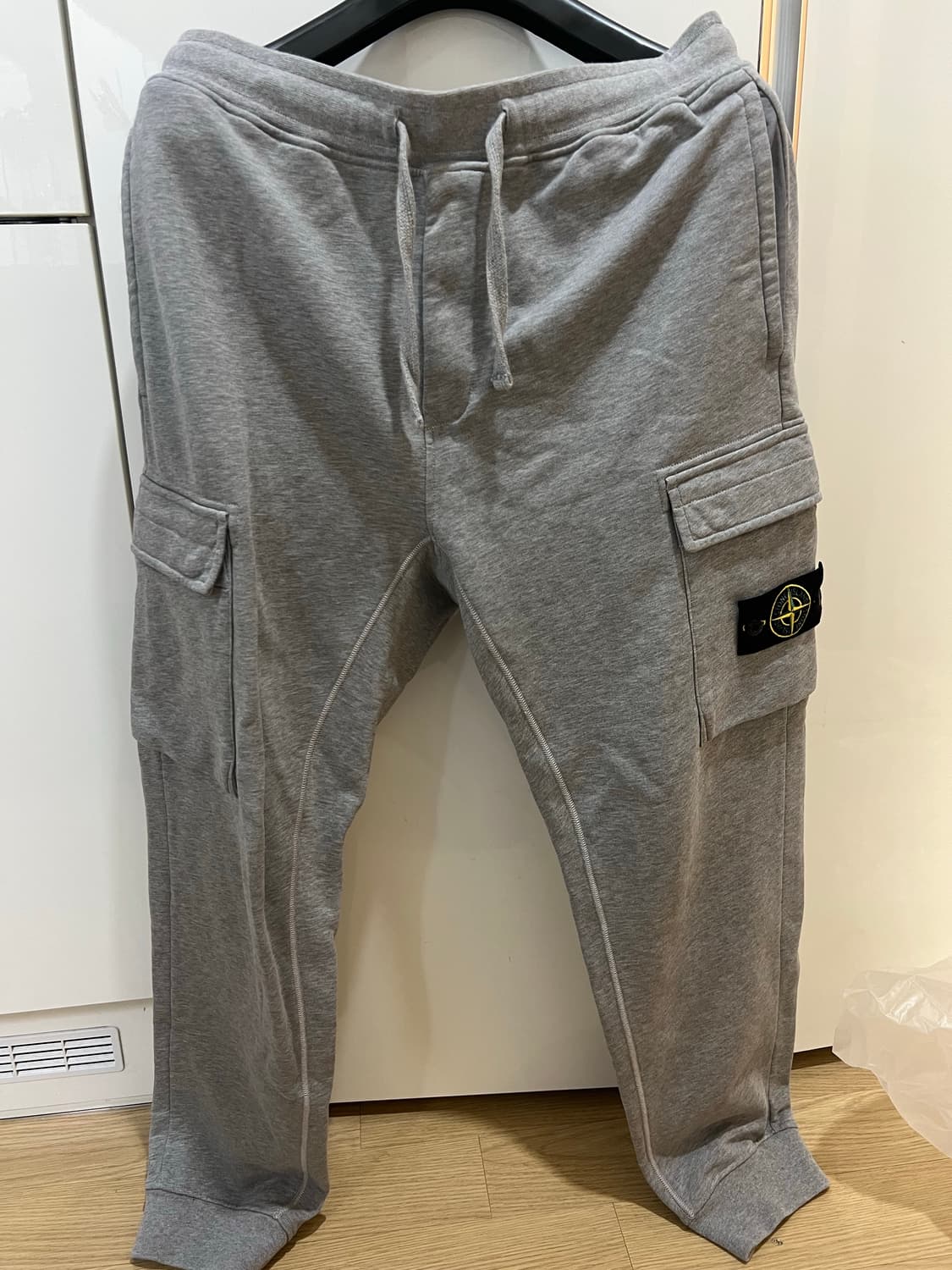 24ss 스톤아일랜드 조거팬츠 32-35 (새상품급) 상품이미지1