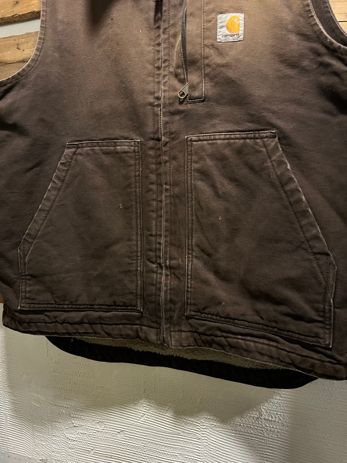 [M]칼하트 USA 쉐르파 라이닝 다크브라운 워크 베스트 상품이미지4