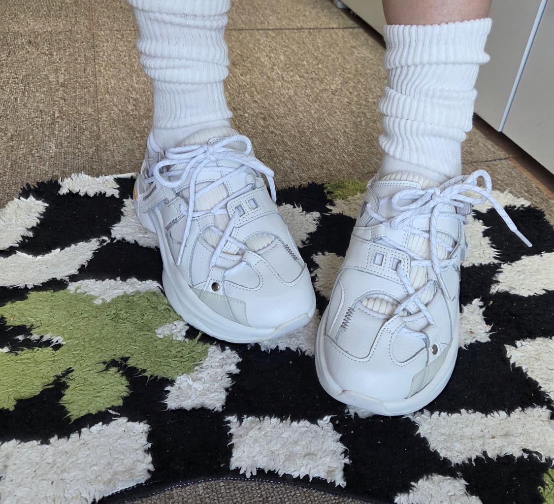 어더스 바트나 러너 화이트 상품이미지1