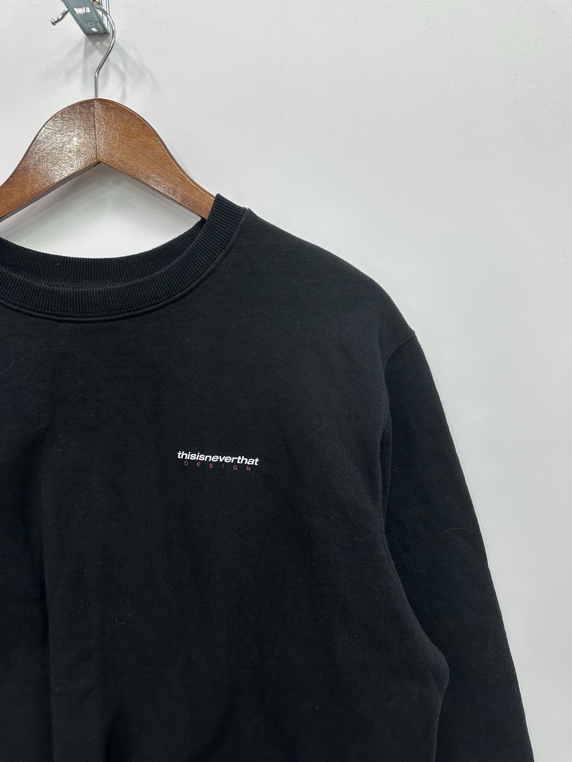 디스이즈네버댓 블랙 맨투맨  상품이미지3