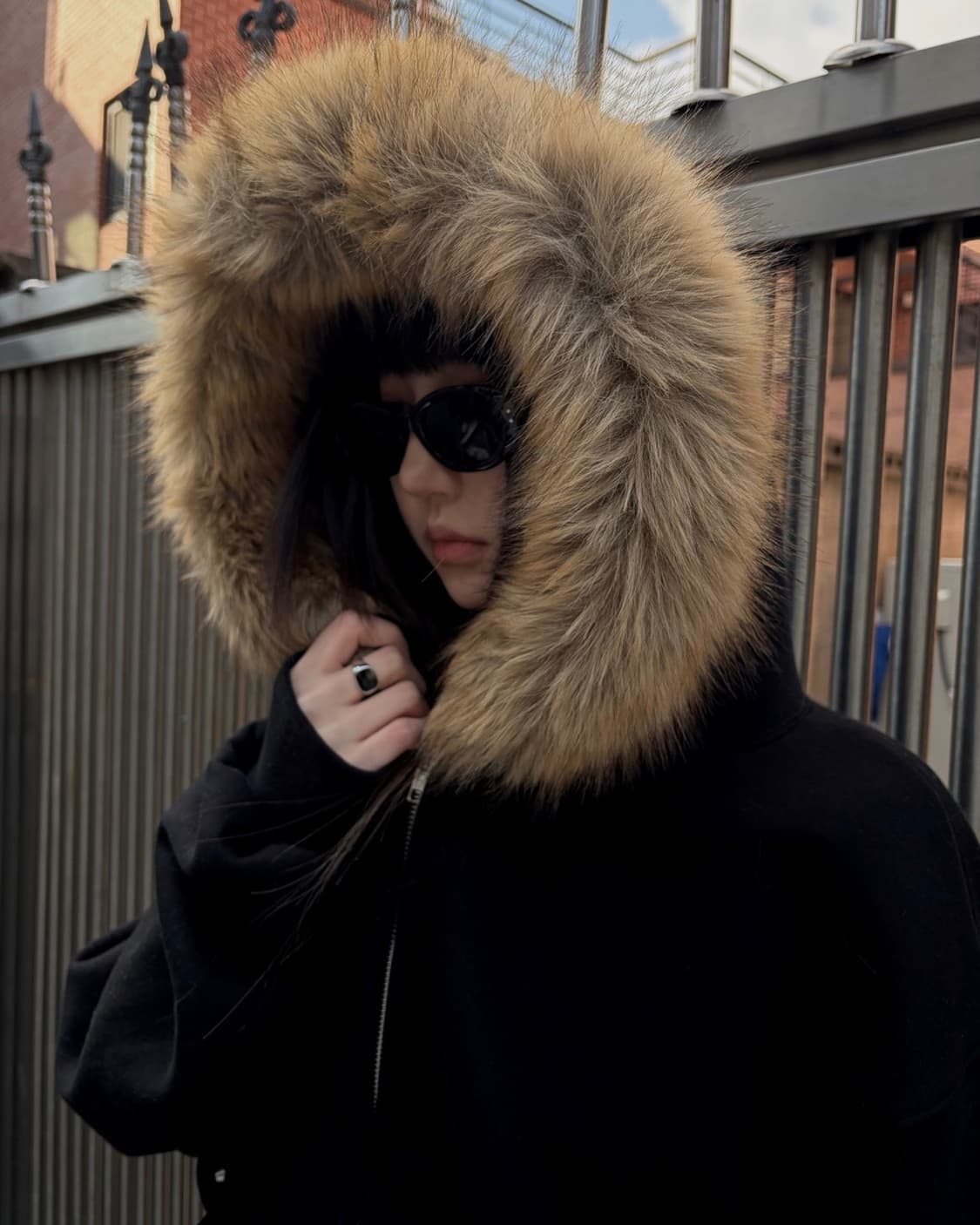 [unisex] 섀도우 스터드 라쿤퍼 후드집업 상품이미지5