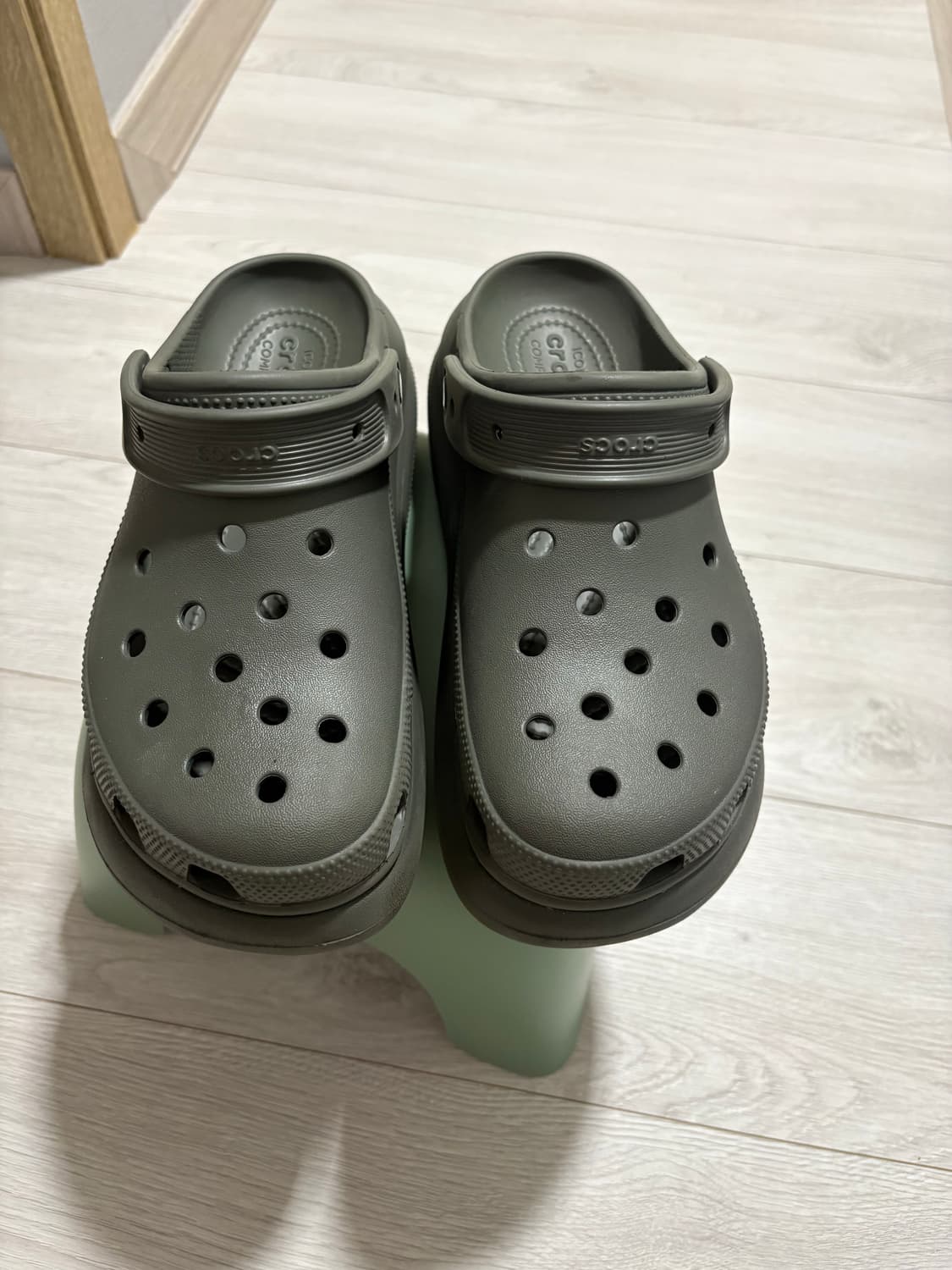 크록스 크러쉬 클로그 카키 상품이미지2