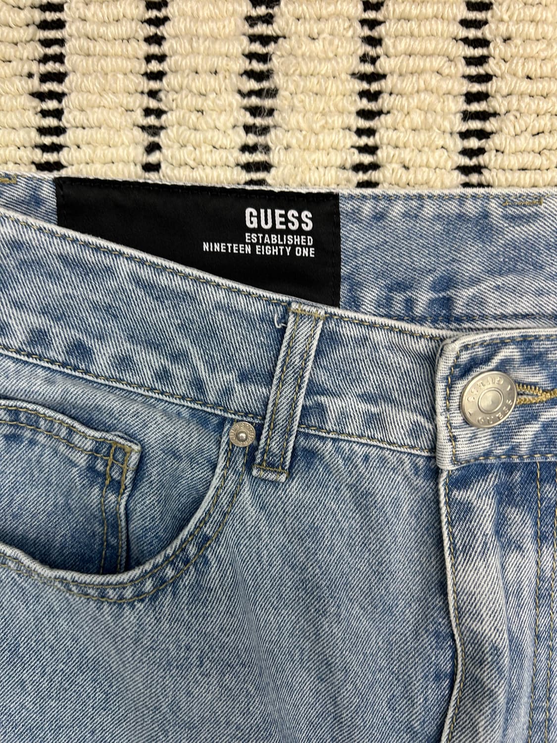 게스(guess) 연청 크롭드 와이드 데님 진 상품이미지2