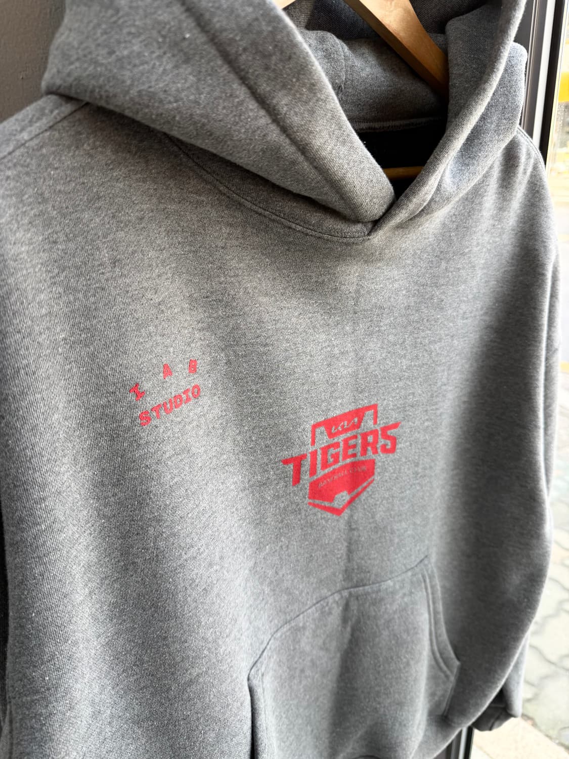 L/ 아이앱스튜디오x기아타이거즈 후드티 상품이미지5