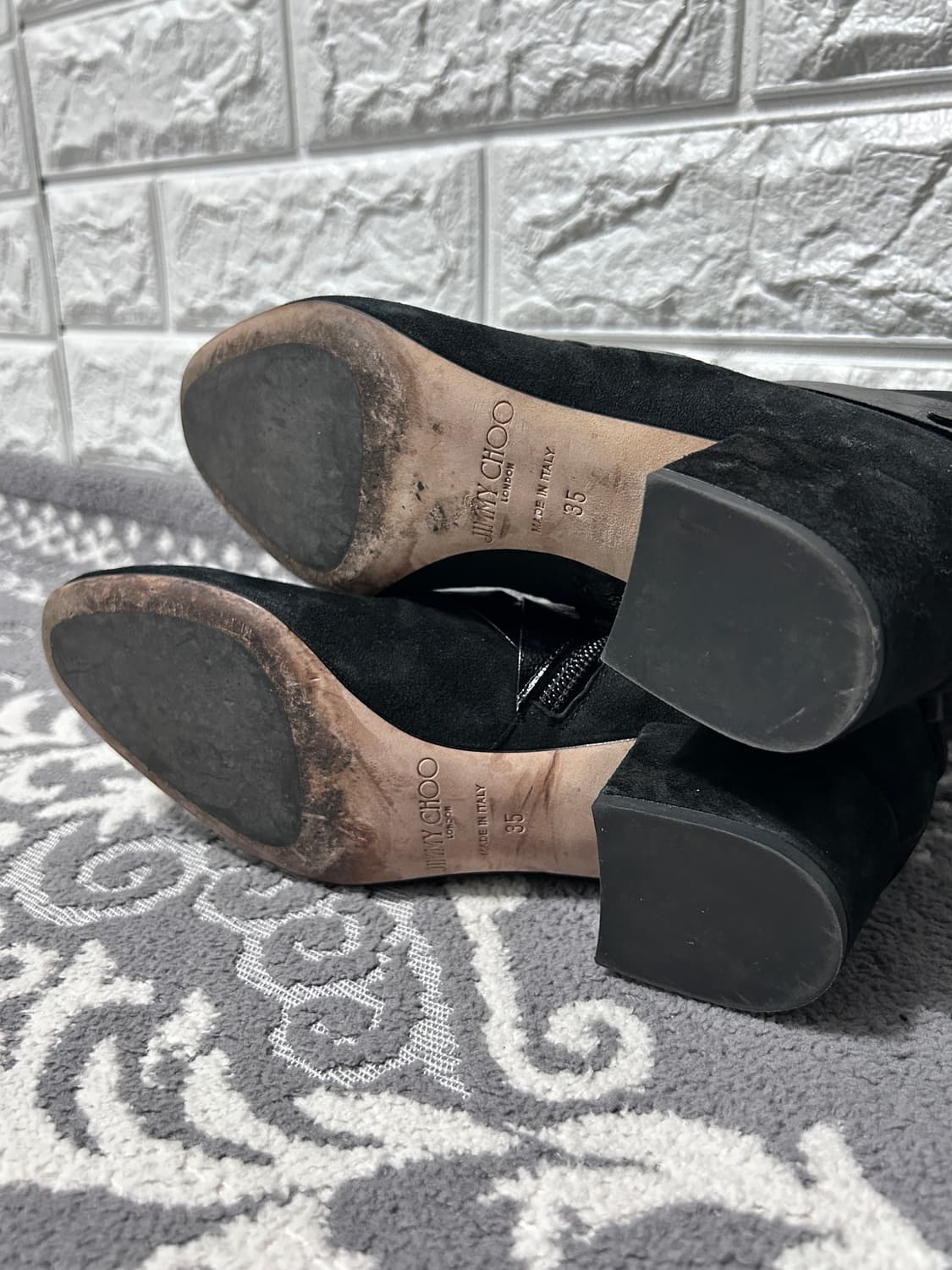 지미추 크랙 스트랩 스웨이드 앵클 부츠 상품이미지5