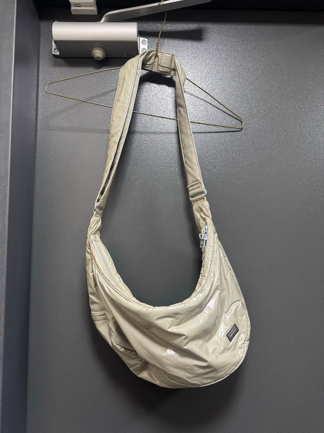 포터 애나멜 숄더백 상품이미지1