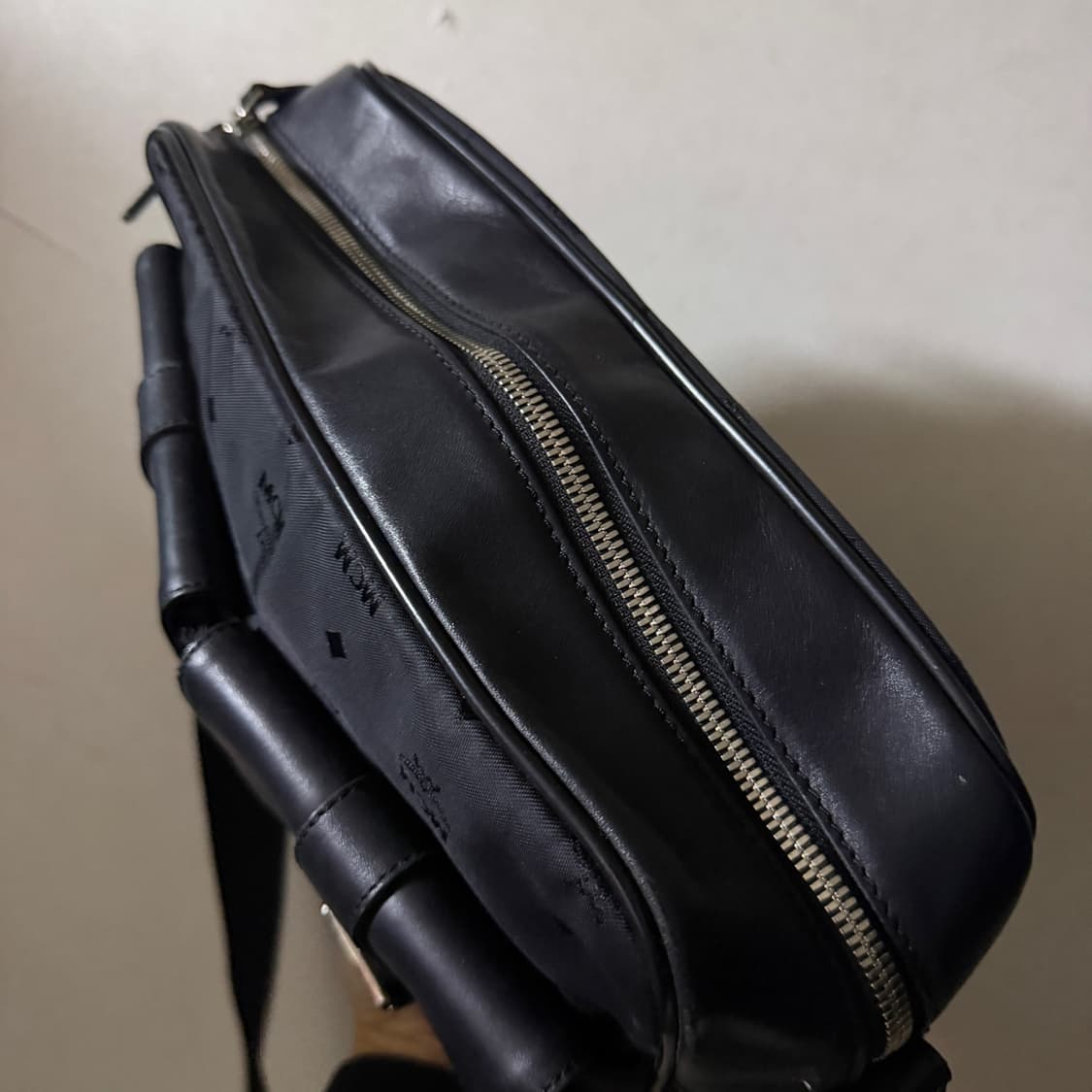 MCM 남성 투포켓 크로스백 상품이미지7