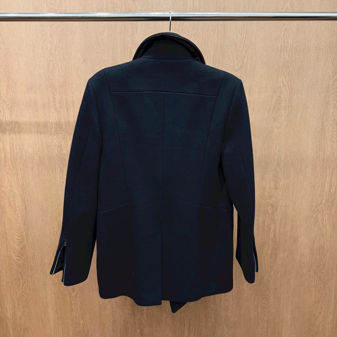 시스템 코트 와이드 라펠 언발란스 집업 소매 지퍼 디테일 레귤러핏 블랙 상품이미지3