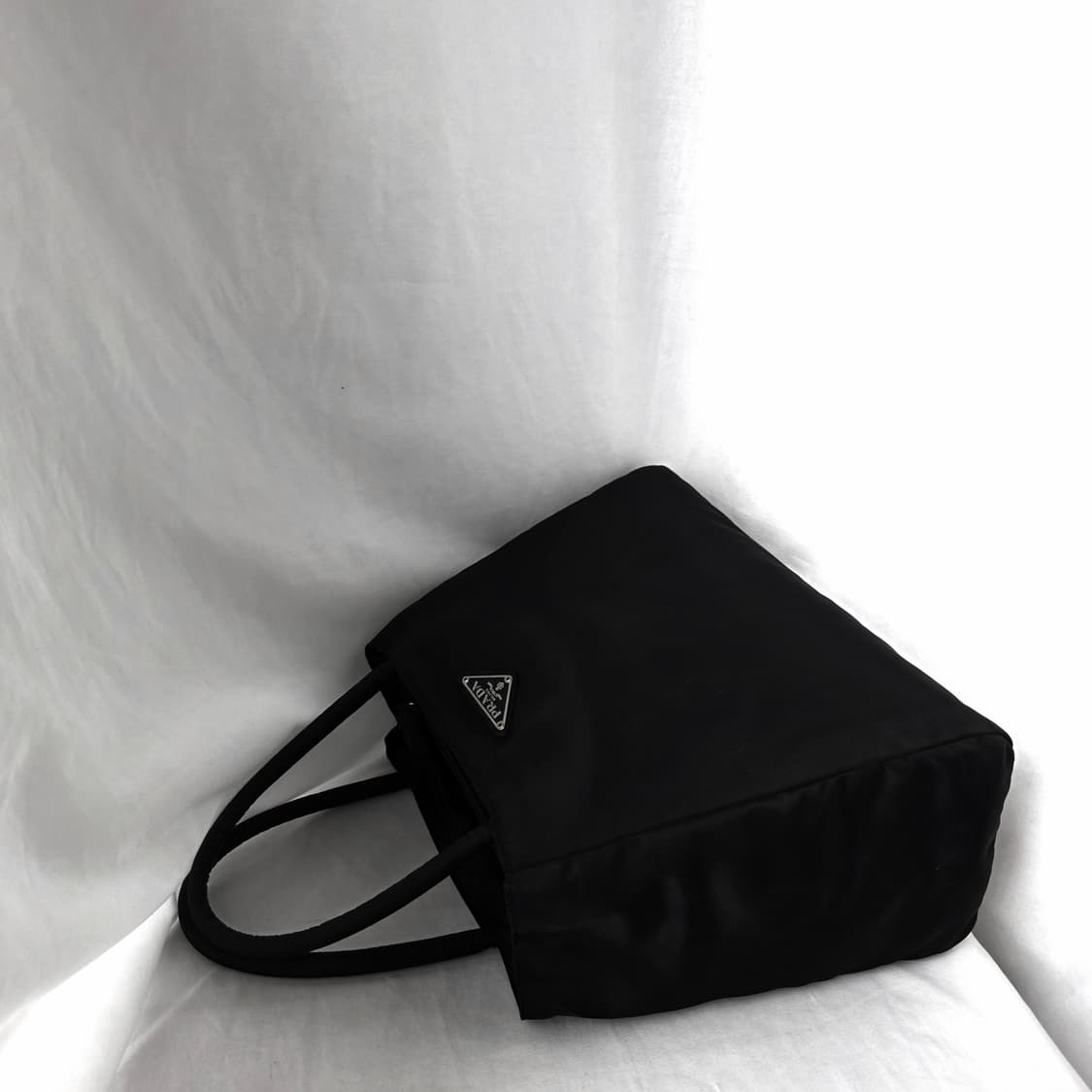 [정품 PRADA] 프라다 포코노 나일론 여성 토트백 상품이미지2