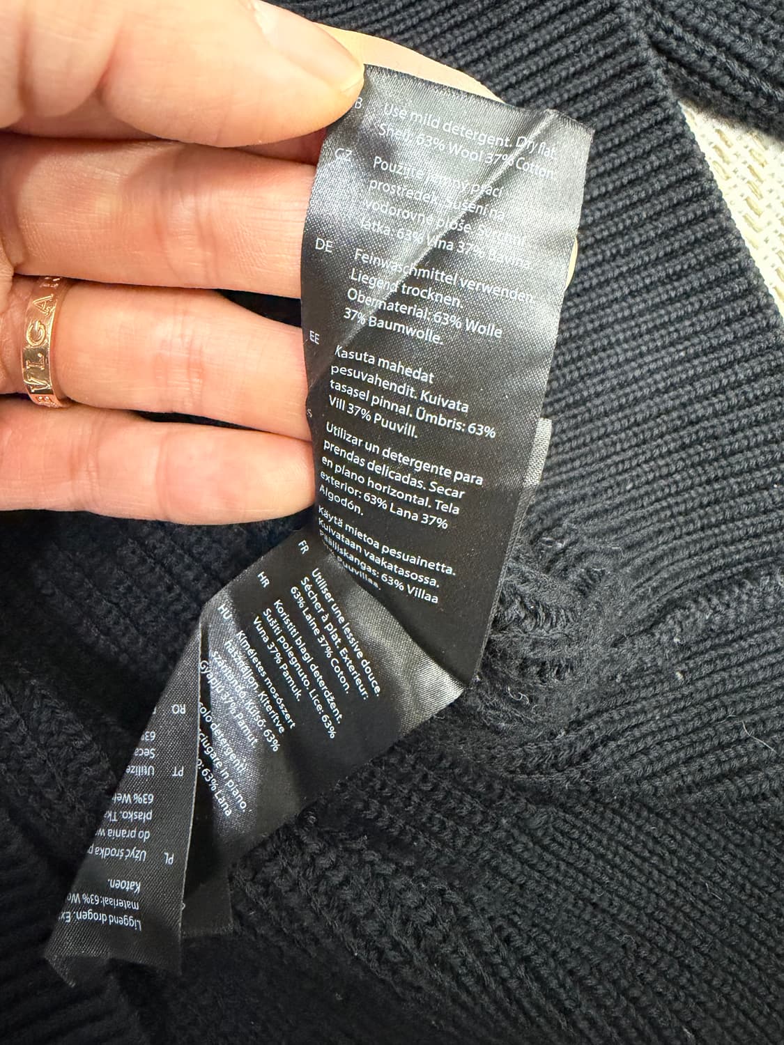 정품) COS 코스 여성 오버핏 블랙 니트 반집업 니트 L 상품이미지8