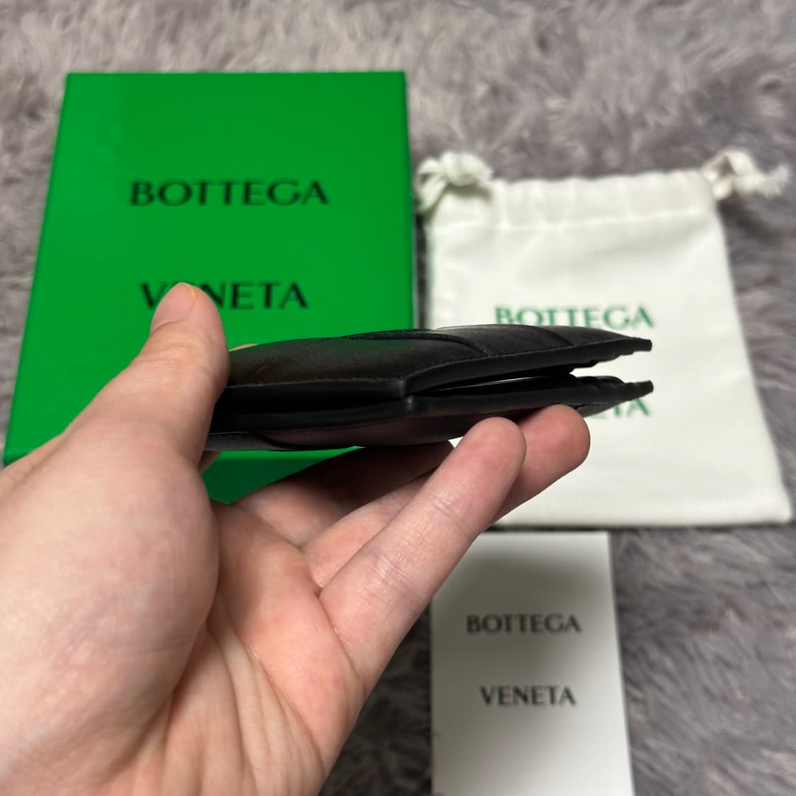 [풀구성] 보테가베네타 맥시 플랩 오거나이저 카드지갑 블랙 상품이미지7