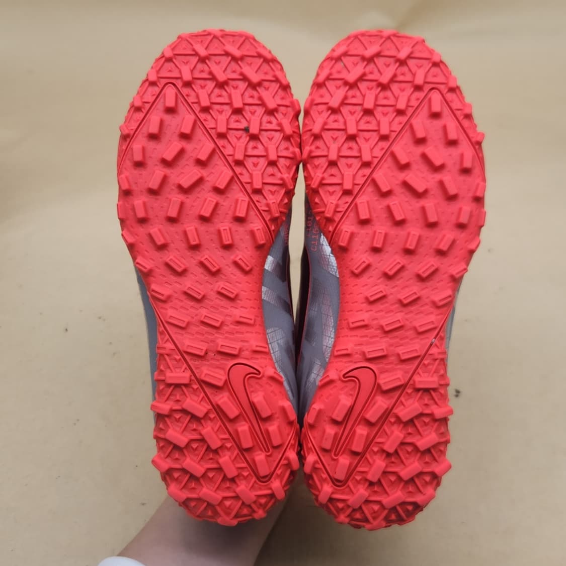 나이키 머큐리얼 베이퍼13 아카데미 TF 풋살화 235 상품이미지3