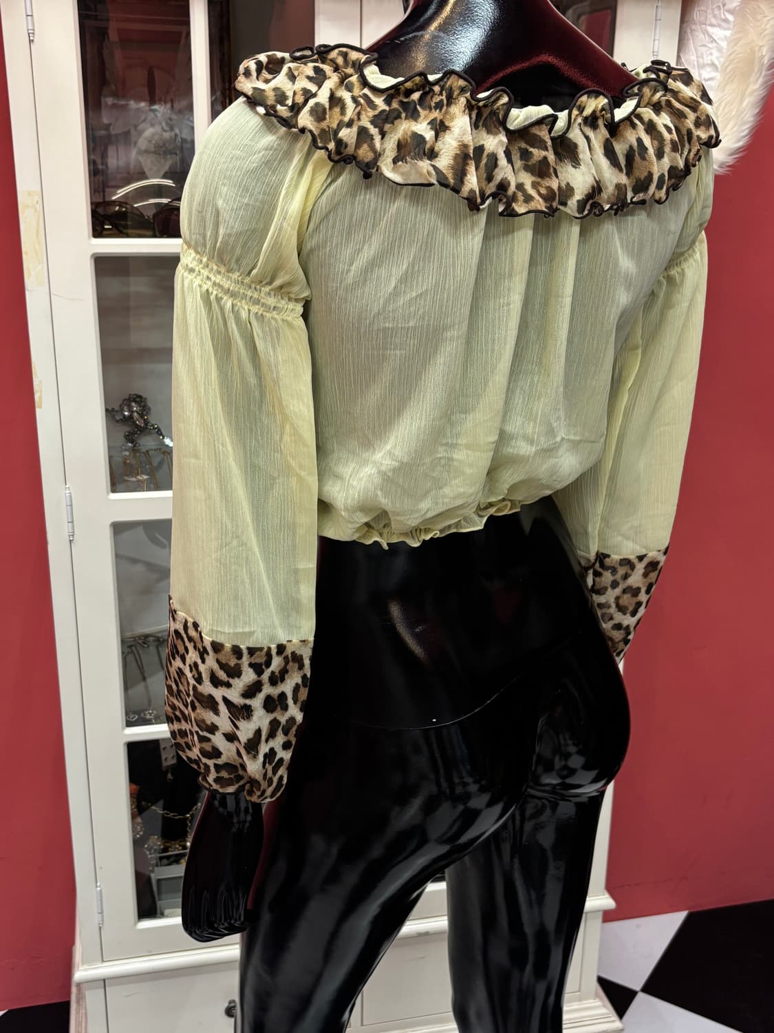 d.i.a zip-up blouse 다이아 집업 디테일 블라우스 상품이미지4