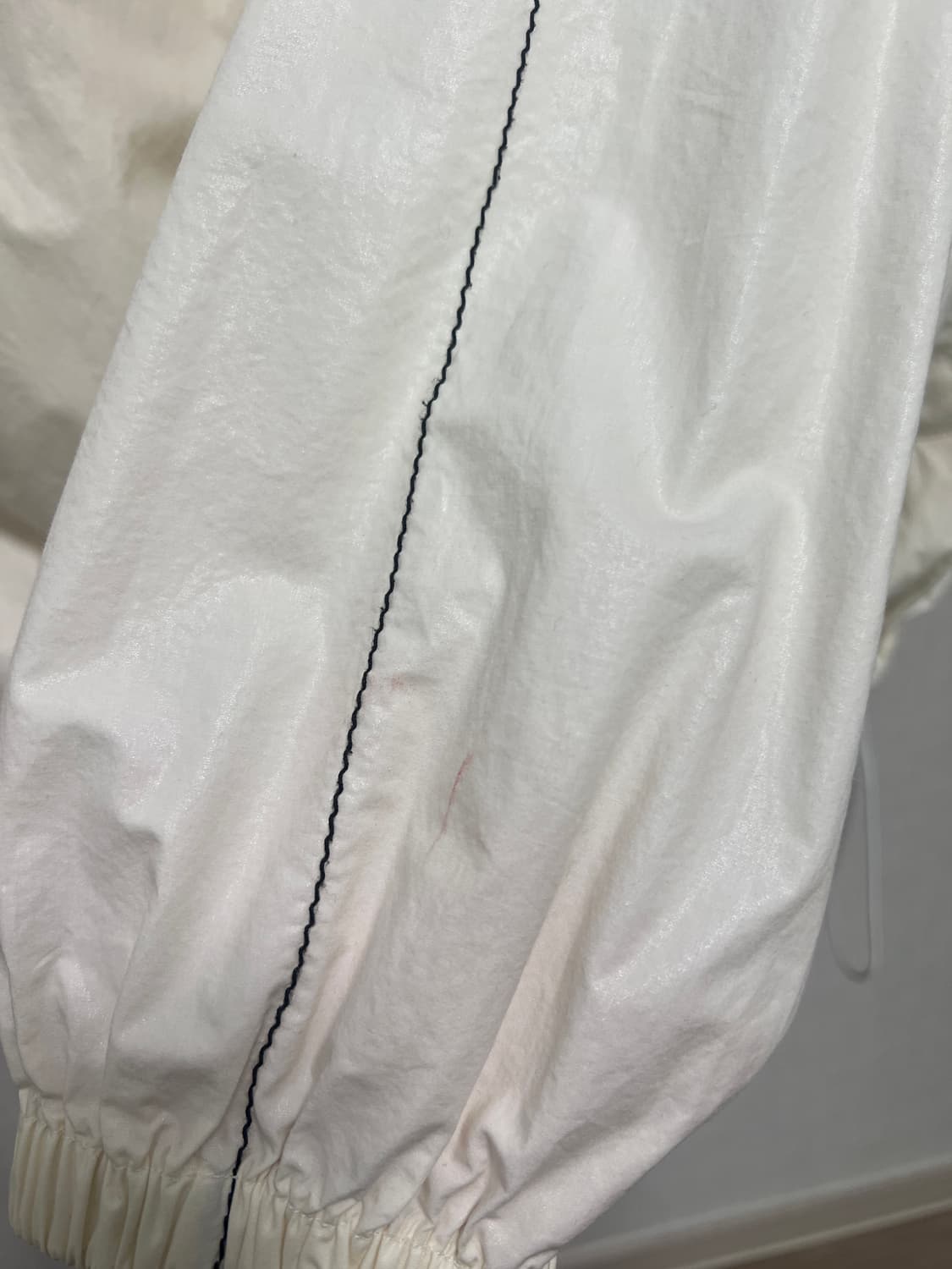 마뗑킴 로고 코팅 점퍼 바람막이 아이보리 상품이미지6