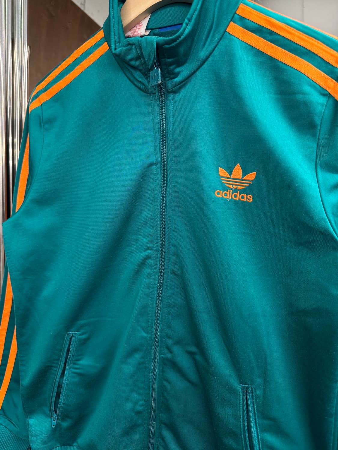 아디다스 유로파 그린/오렌지 후면 프린팅 트랙탑 져지 상품이미지2