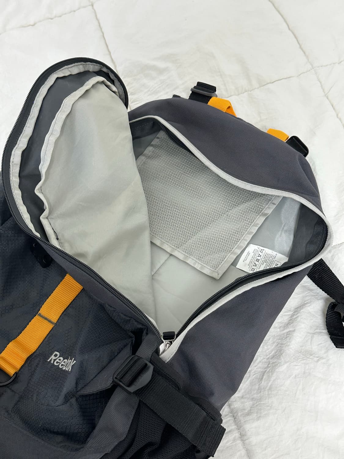 리복 포인트 빈티지 백팩 30L 상품이미지3