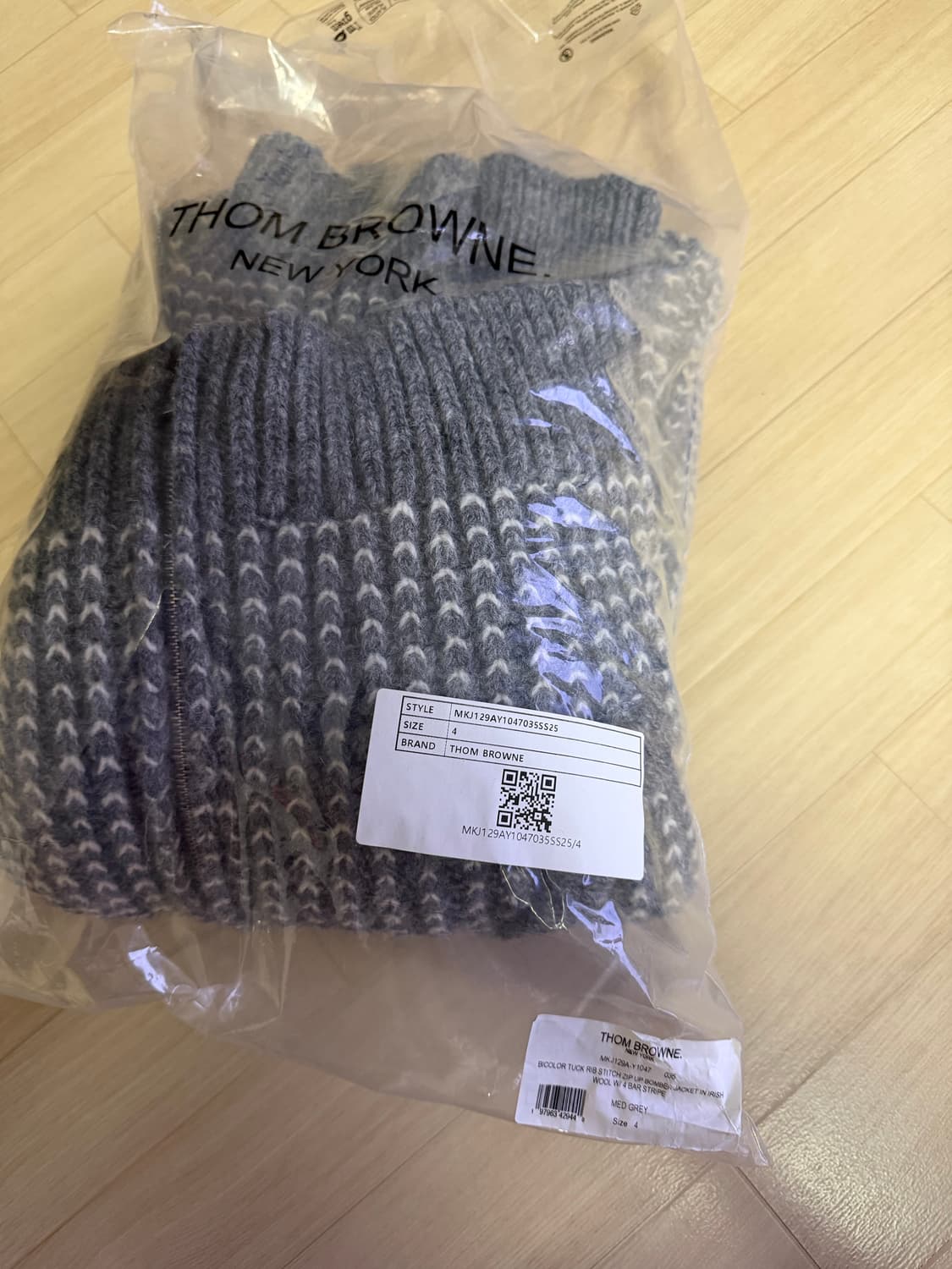 톰브라운 4bar 아이리쉬 울 니트 봄버 자켓 상품이미지10