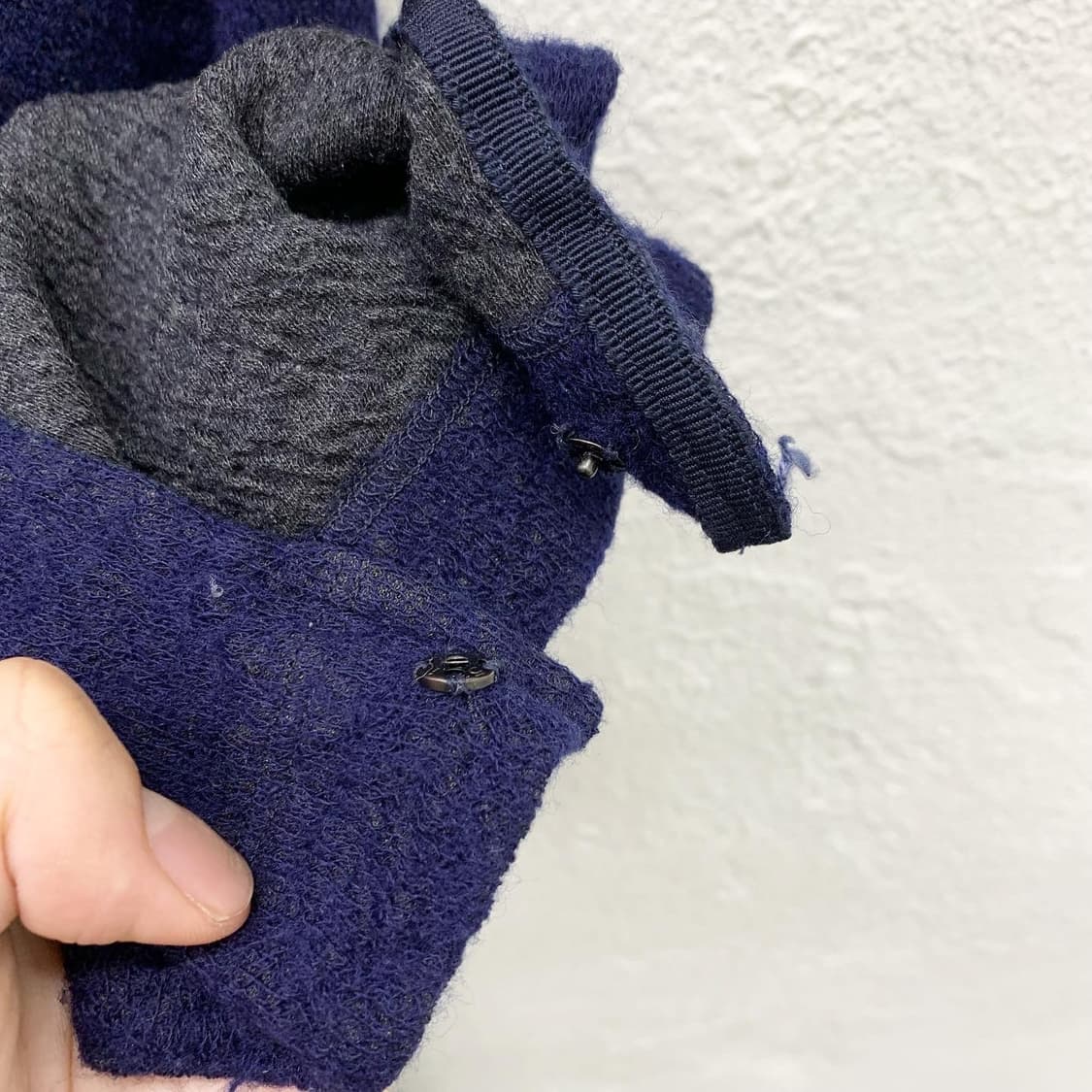 비비안 웨스트우드 네이비 로고 절개 라운드 니트 상품이미지7