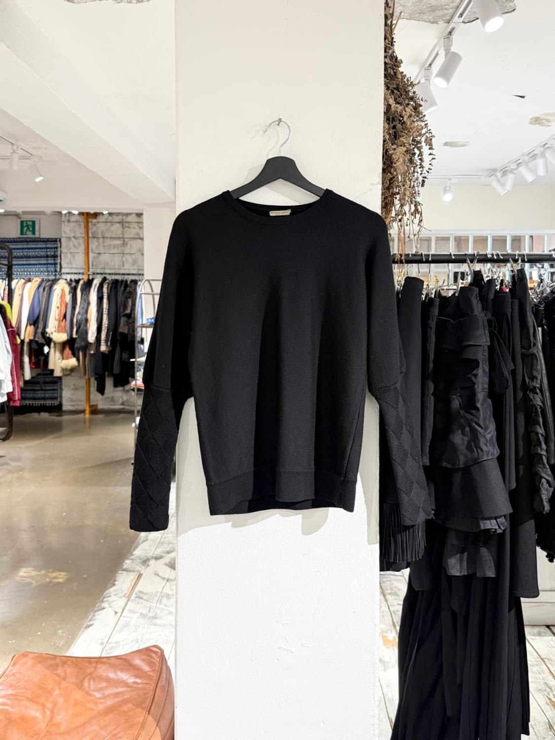 보테가베네타 블랙 인트레치아토 위브 슬리브 울 니트 상품이미지1