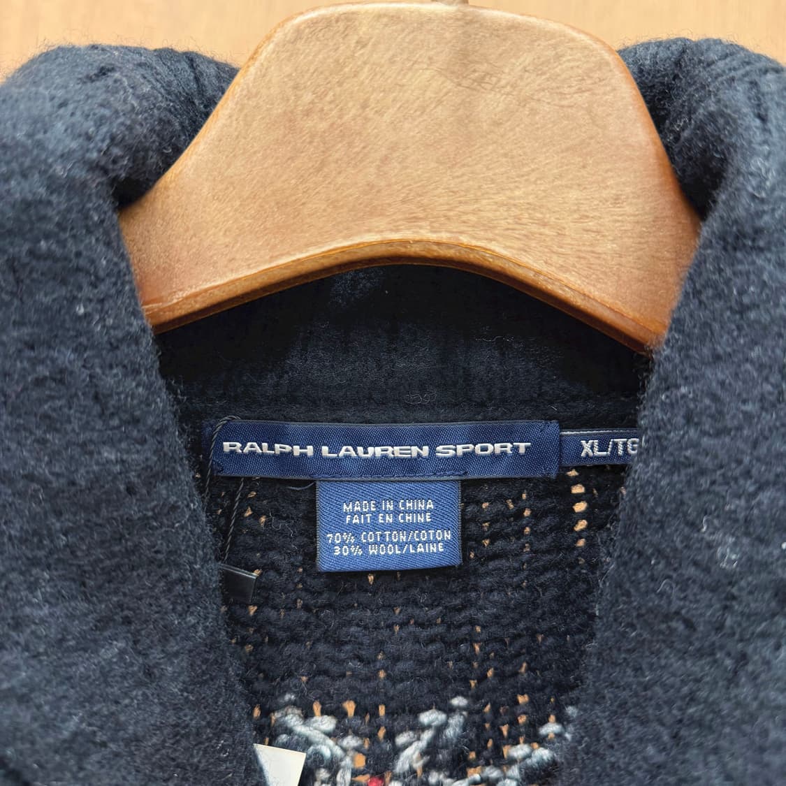 랄프로렌 스포츠 숄카라 니트 노르딕 플라워 패턴 디테일 레귤러핏 블랙 상품이미지6