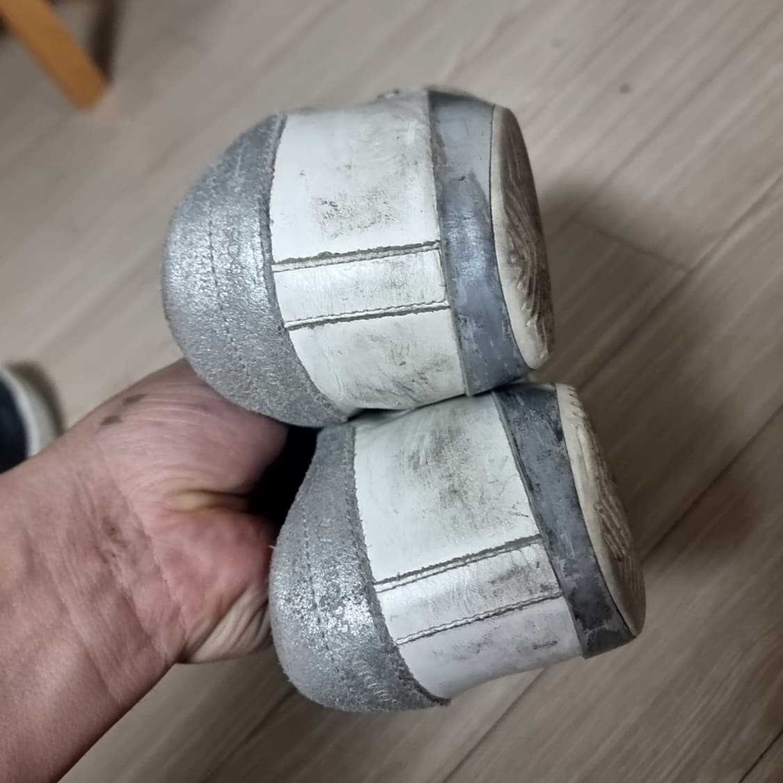 골든구스 화이트 실버 스타 스니커즈(275-280) 상품이미지4