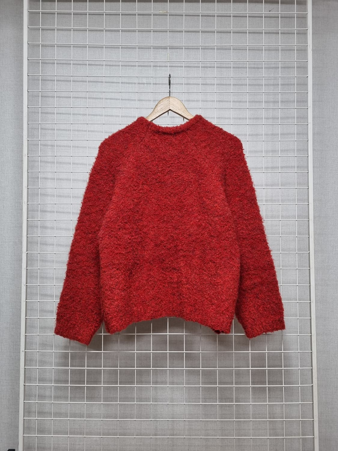 더바넷 알파벳 부클 니트 (레드) 상품이미지2