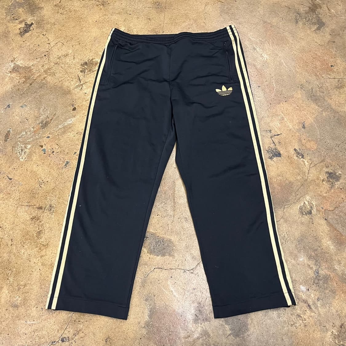 [정품/105] 아디다스 삼선 트레이닝 바지 블랙 골드 상품이미지2