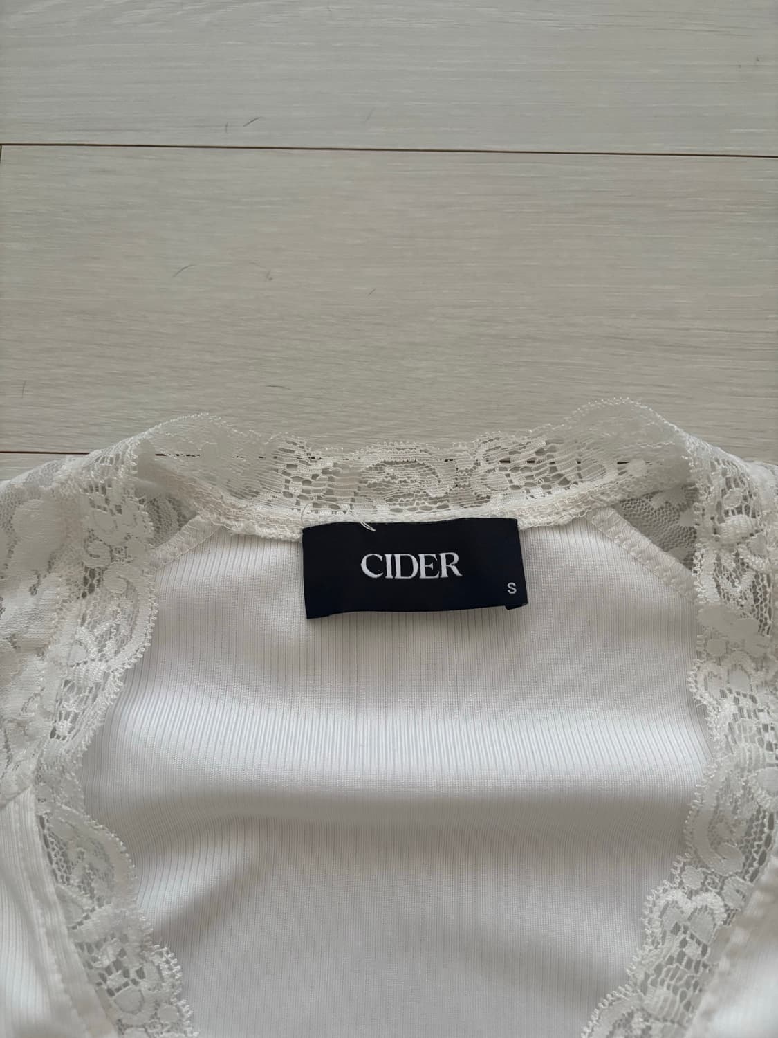 [Cider] 라운드넥 레이스 탱크 탑 상품이미지4