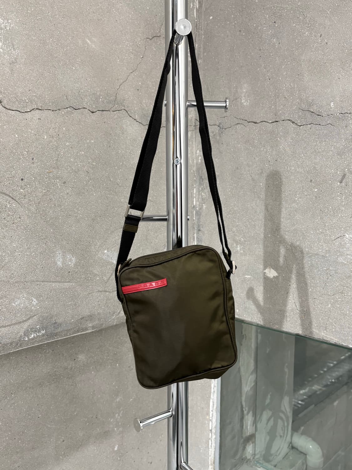 프라다 스포츠 크로스백 상품이미지1