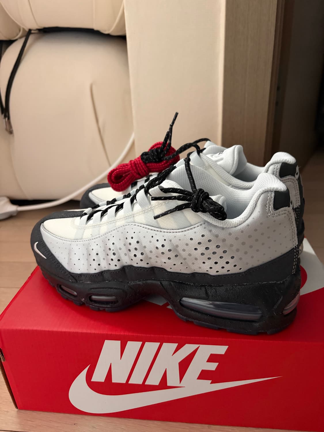 에어맥스95 성수 새상품 265사이즈 상품이미지2