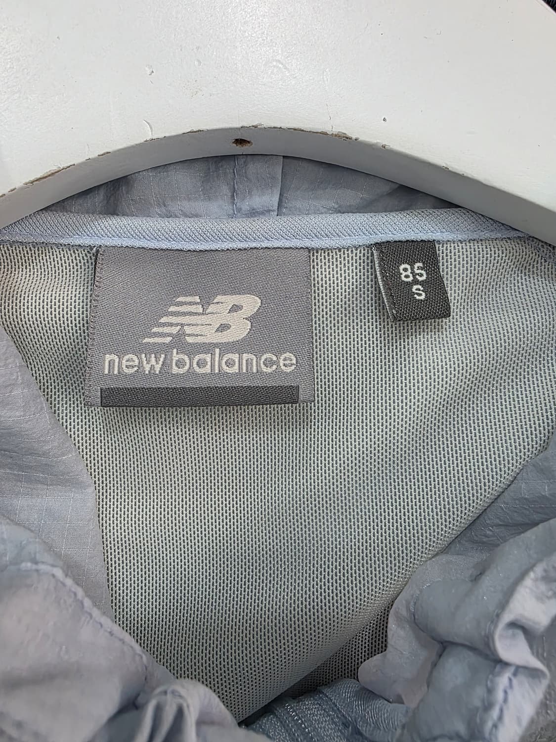 뉴발란스 여성 바람막이 상품이미지3