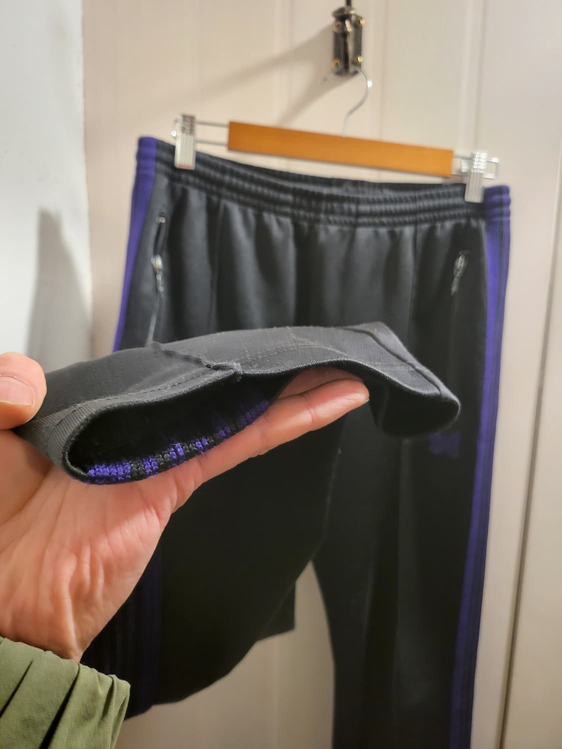 [S]니들스 트랙 팬츠  블랙/퍼플 상품이미지4