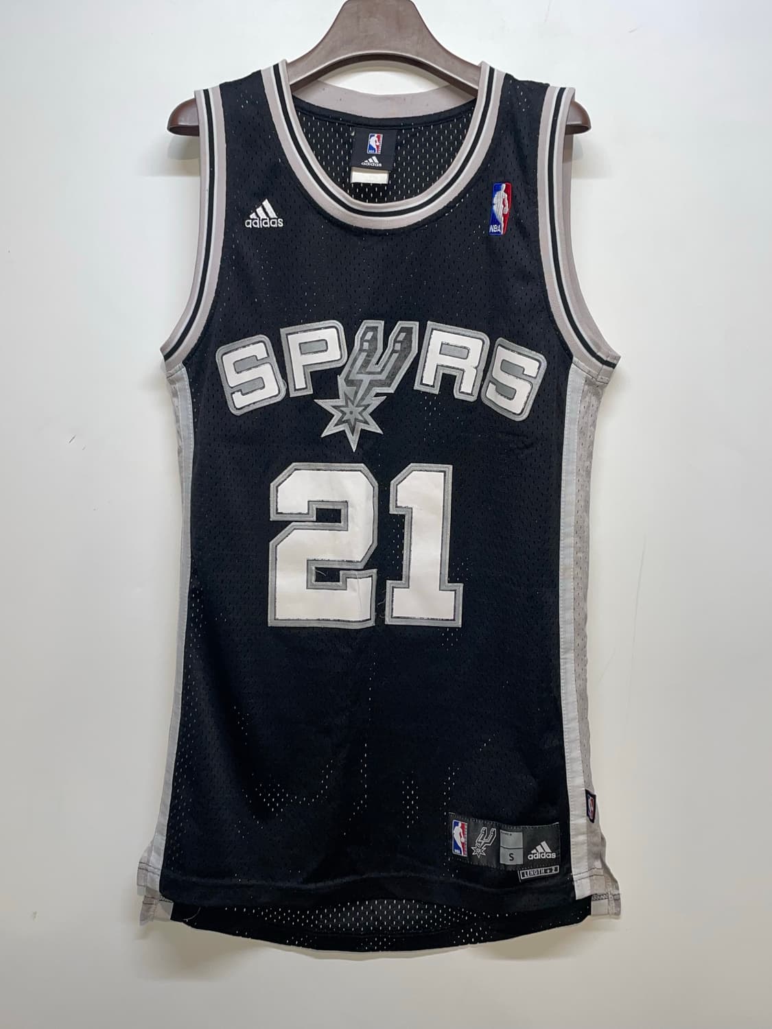 아디다스 스퍼스 21번 농구 유니폼 상품이미지2