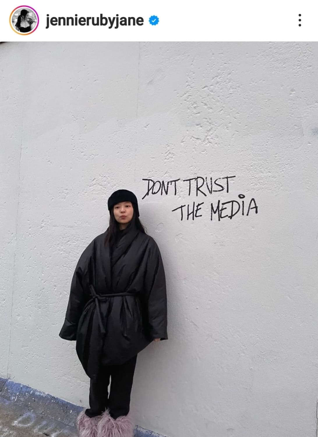 아모멘토 DUVET SHAWL PUFFER 푸퍼 패딩 제니 패딩  상품이미지3