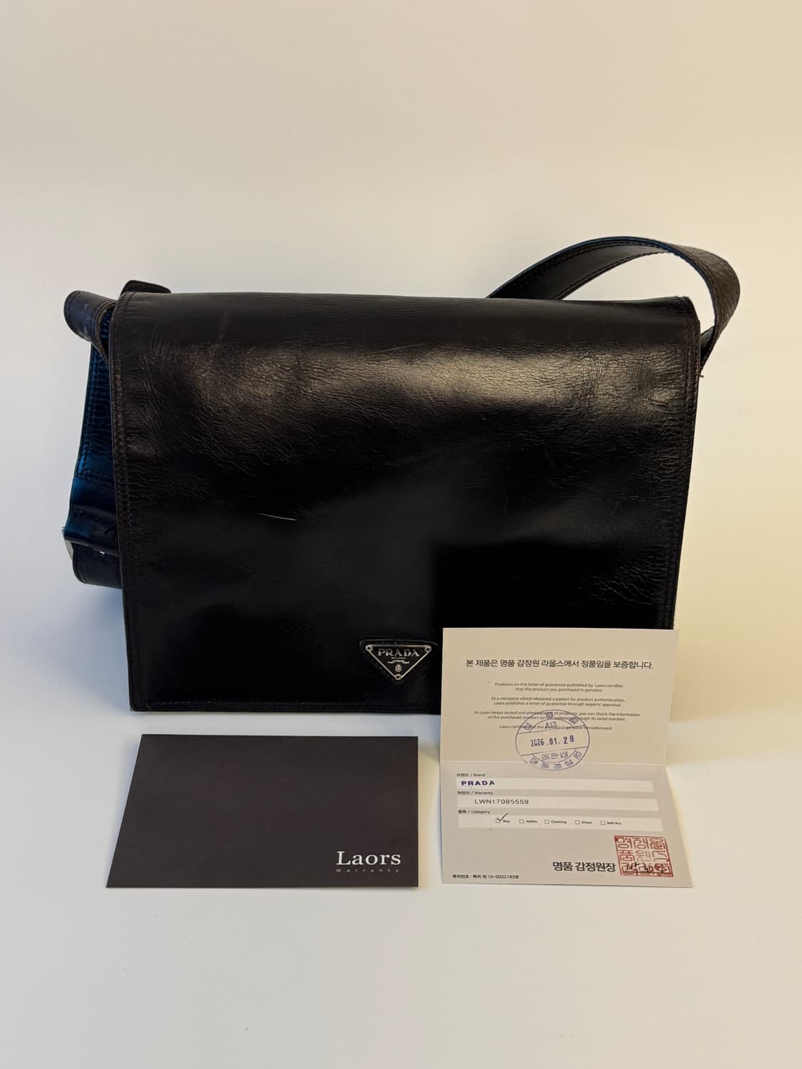 PRADA(프라다) 트라이앵글 크로스바디백 상품이미지9