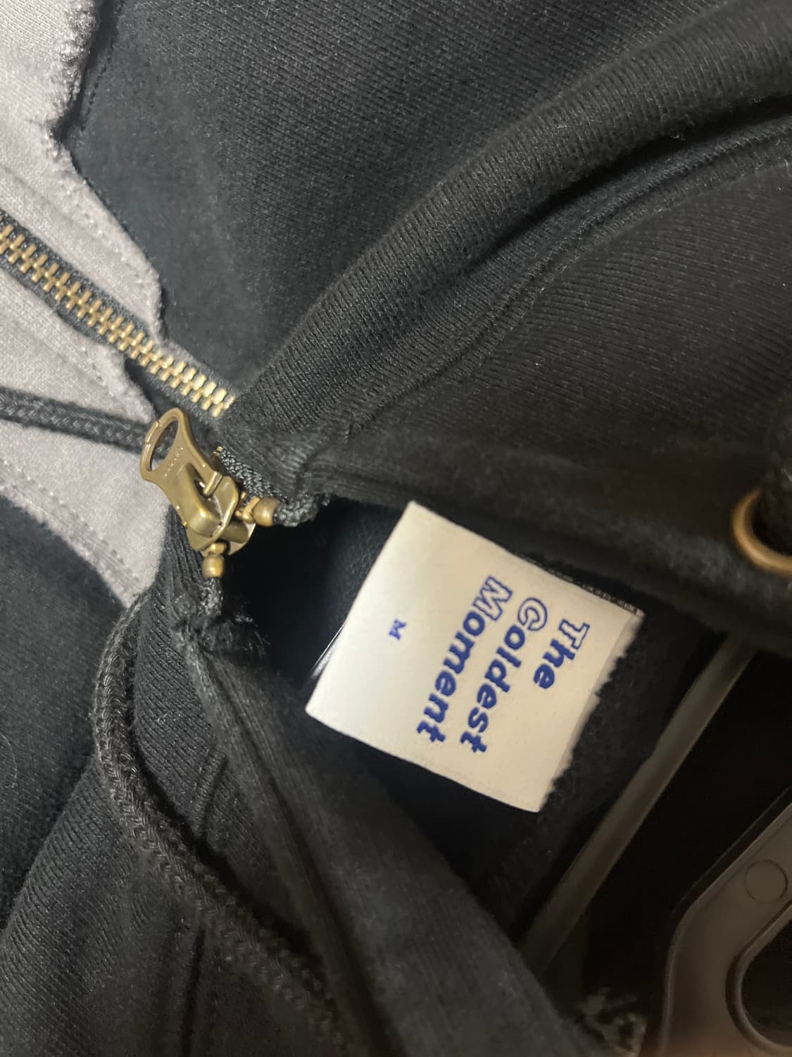 더콜디스트모먼트 후드집업 상품이미지3