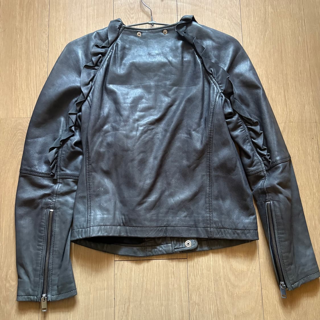 DIESEL 디젤 그레이 프릴레더자켓 상품이미지3