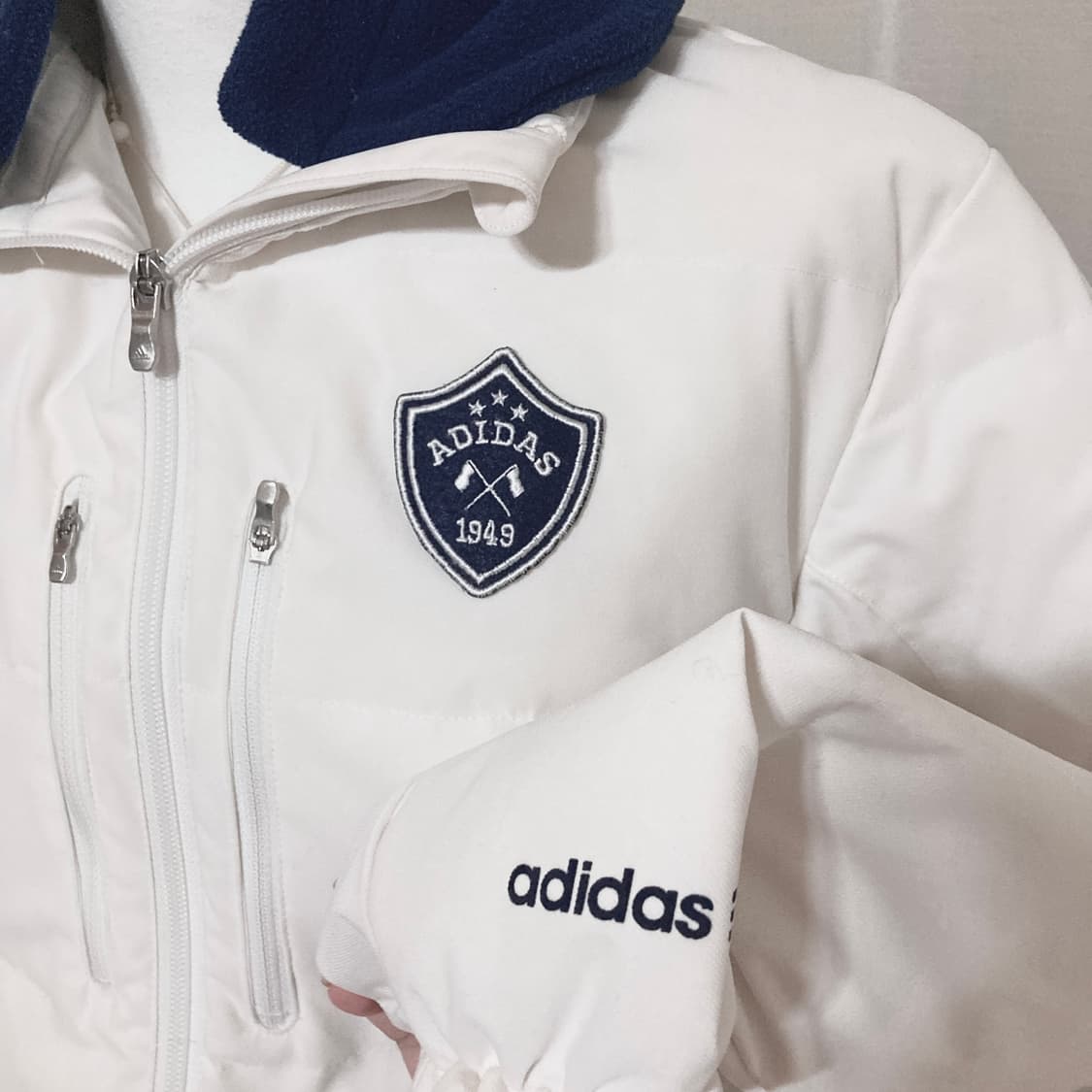 아디다스 올드스쿨 화이트 경량 패딩 L 상품이미지2