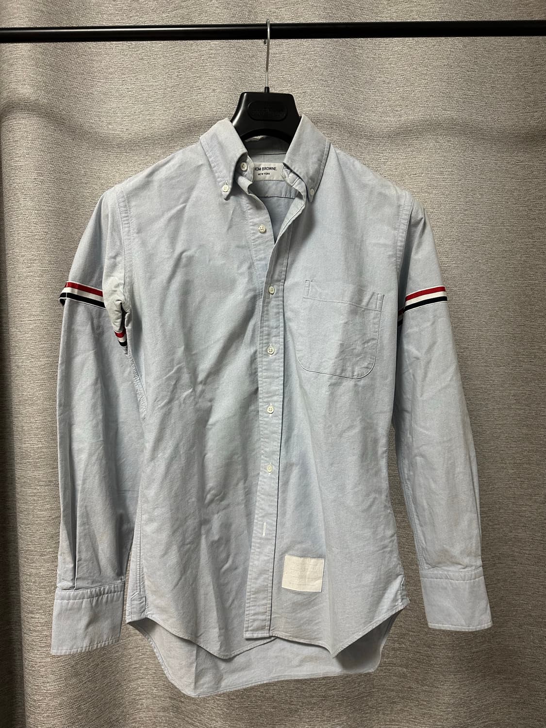 톰브라운 삼선 암밴드 셔츠 라이트블루 (1) 상품이미지1