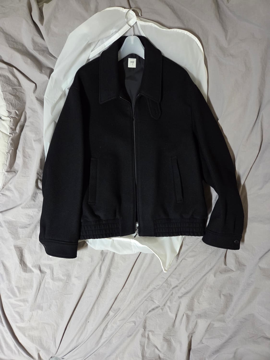 [어나더오피스] 25AW Volume Blouson (Black,S급) 상품이미지1