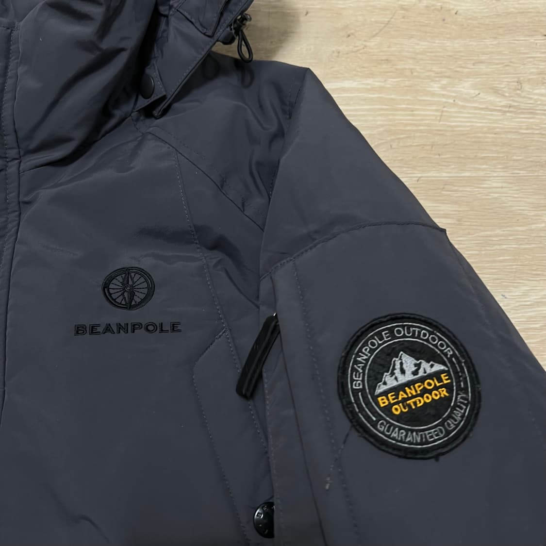 빈폴 아웃도어 여성 덕다운 후드 패딩 점퍼 [차콜] XS/85 상품이미지4