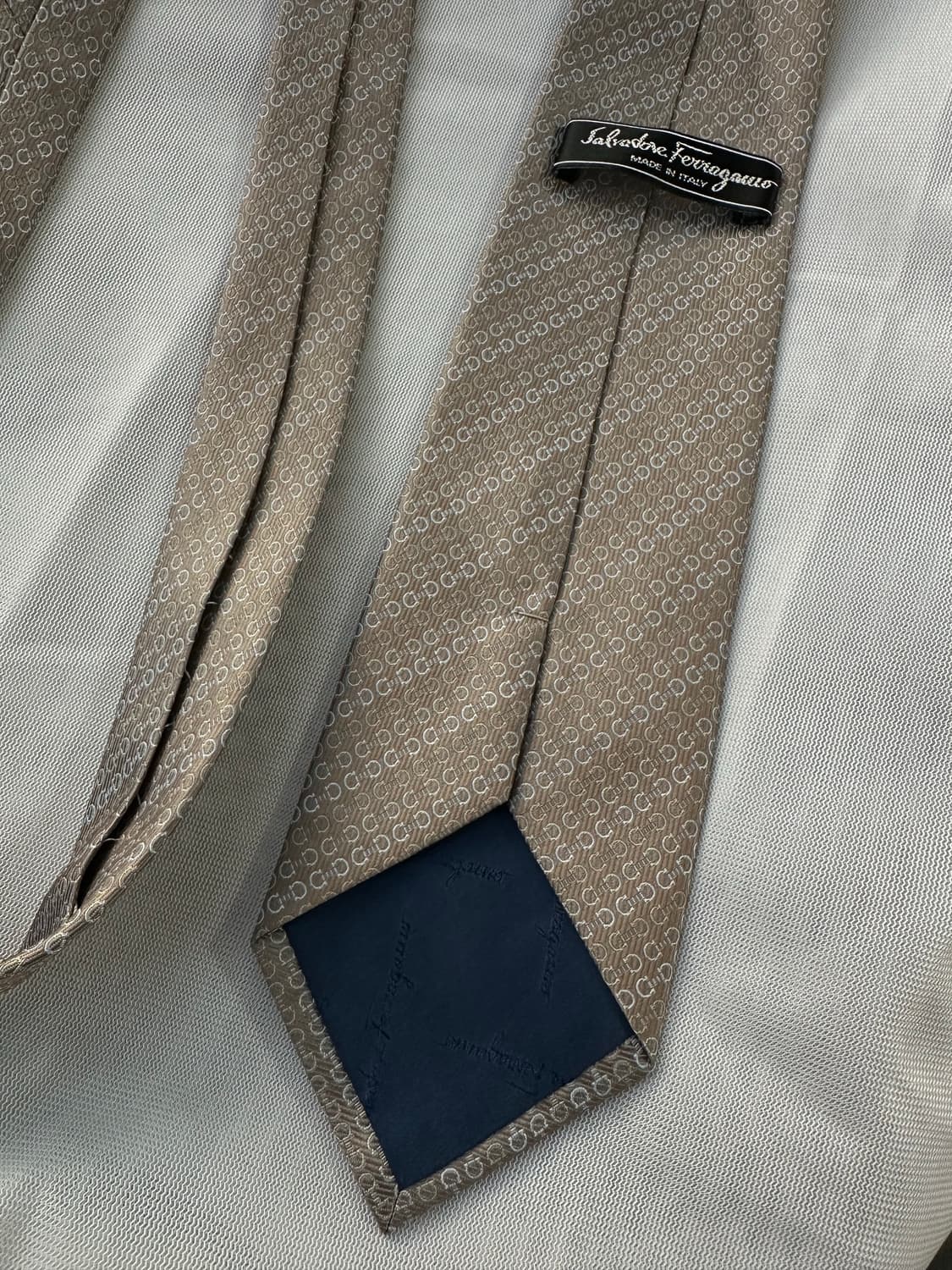 페라가모 실크 넥타이 베이지 상품이미지6